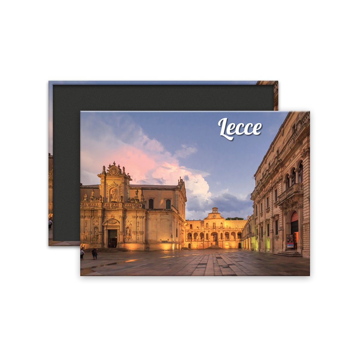 Calamita Rettangolare - Puglia. Lecce. Piazza Duomo con la Cattedrale di Santa Maria Assunta e il Palazzo Arcivescovile di notte - Dimensioni 90x65mm
