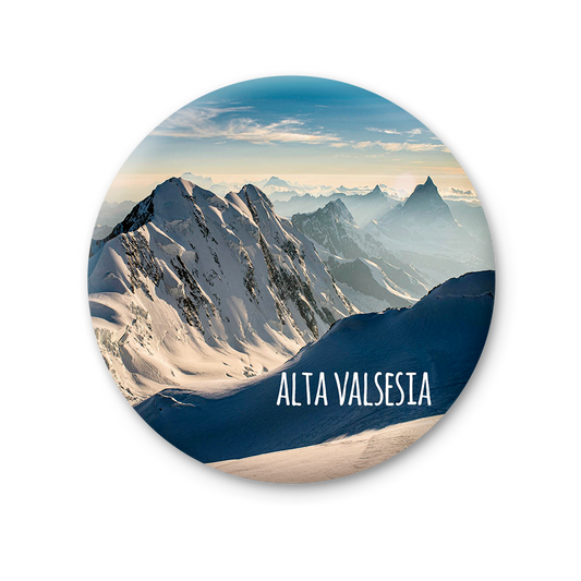 Piemonte, Valsesia, Vista dalla Capanna Margherita (4550 m) verso Lyskamm e Cervino all'alba
